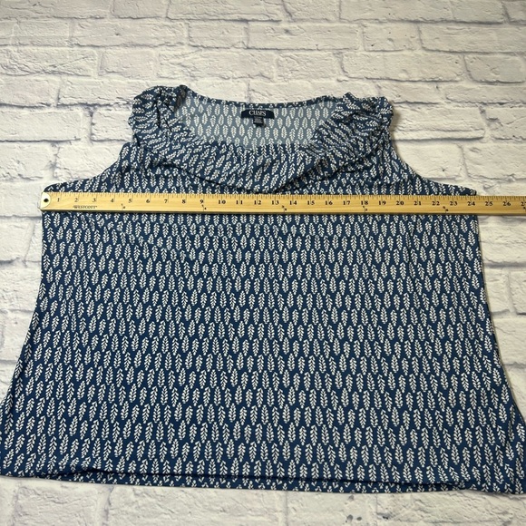 Chaps Blue and Ivory Patterned Blouse. Size 1X - Picture 3 of 6